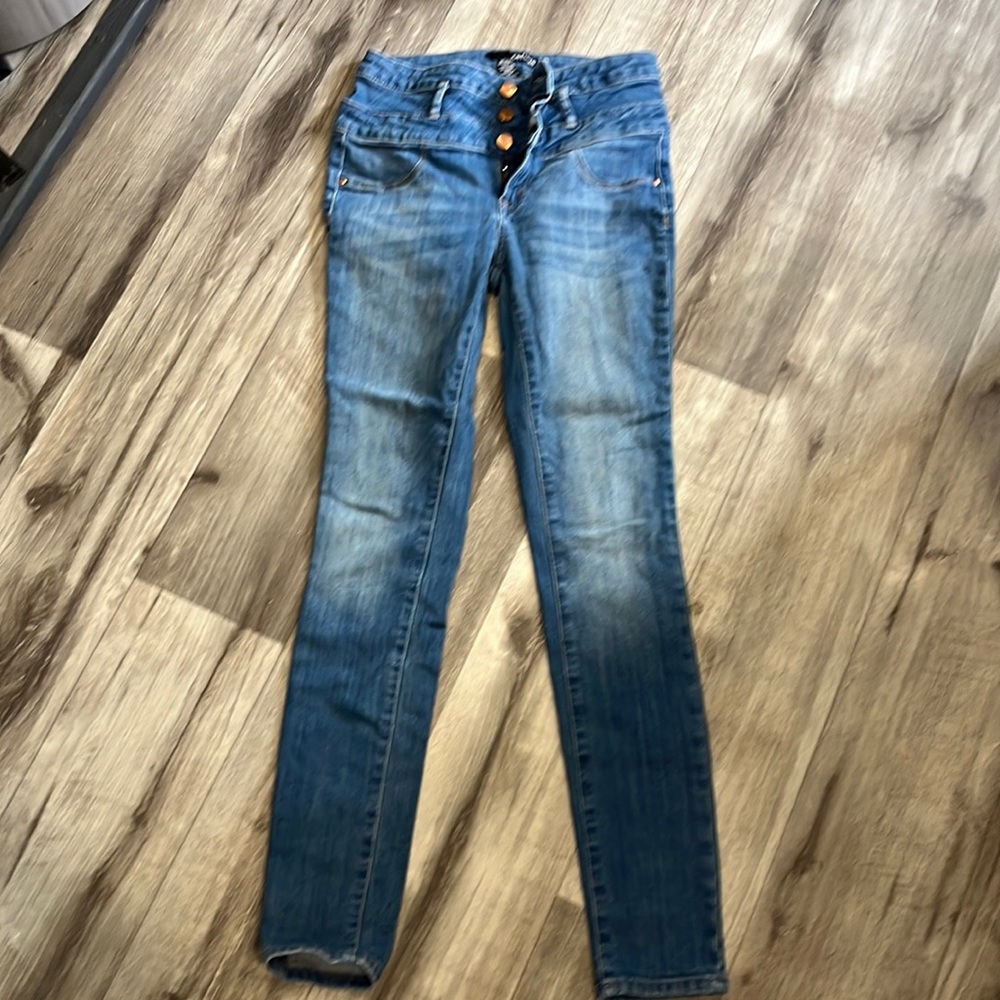 Refuge three button high waisted jeans